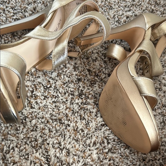 Nine West Metallic Gold Heels - Picture 9 of 17